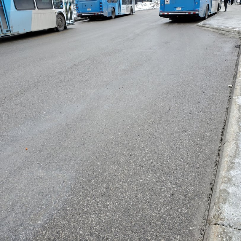 aramid polymer fibers strengthen asphalt 